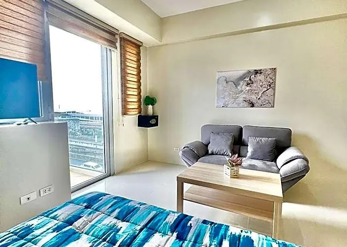 Luxury Condotel Across Naia Airport Hotel 4*