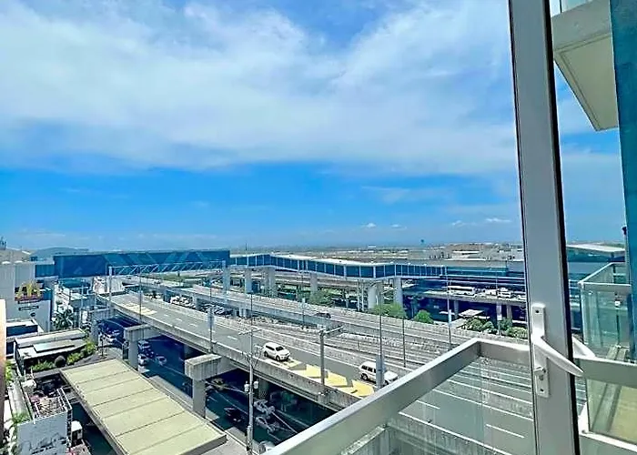 Hotel Luxury Condotel Across Naia Airport