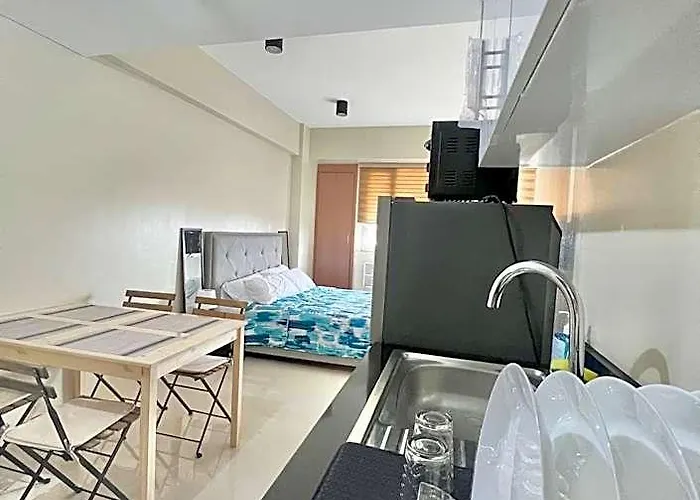 Luxury Condotel Across Naia Airport 4*